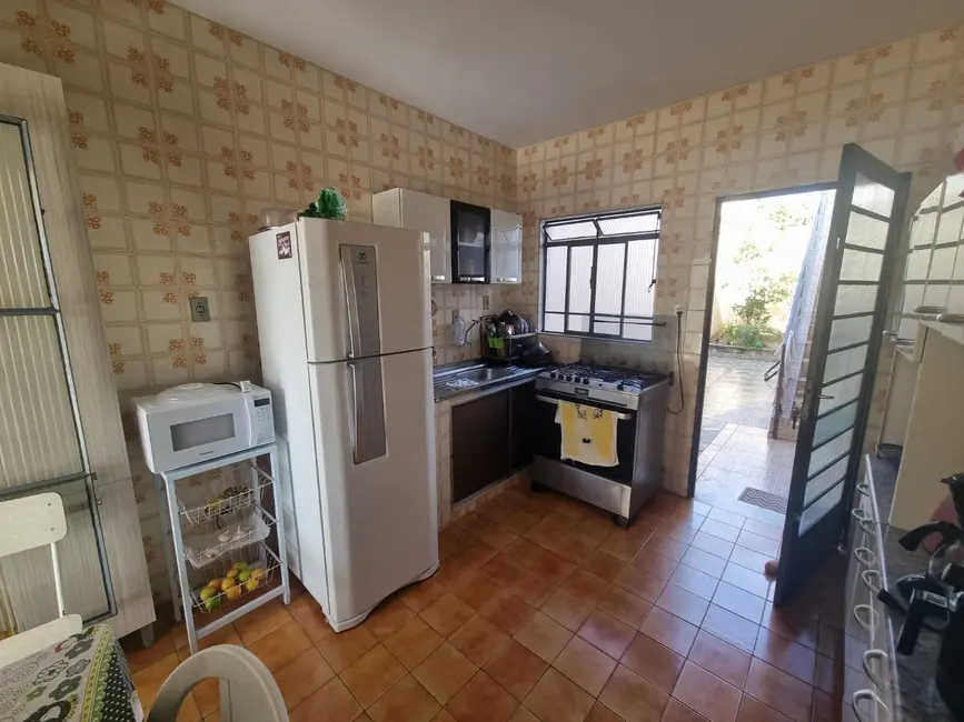 Sobrado com 4 quartos à venda, 106m2 em Pedregulho, Guaratingueta - SP - imagem 6 Foto 6 de Sobrado com 4 quartos à venda, 106m2 em Pedregulho, Guaratingueta - SP