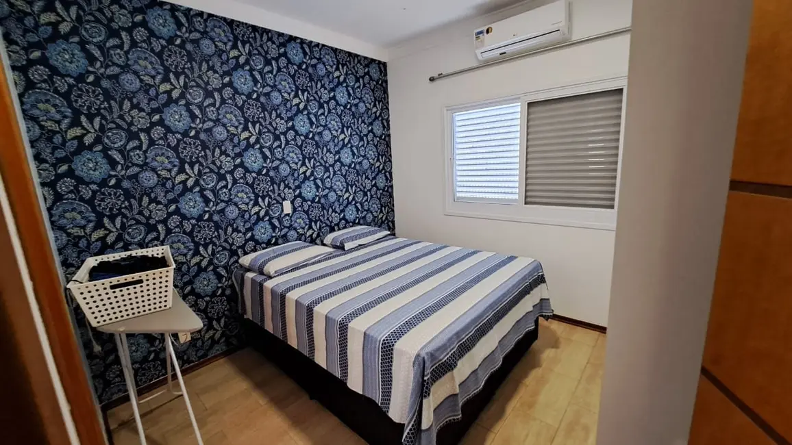 Foto 2 de Casa de Condomínio com 3 quartos à venda, 248m2 em Sao Jose Dos Campos - SP