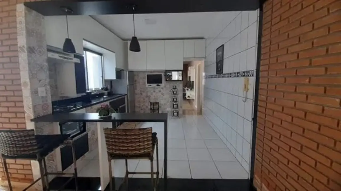 Foto 6 de Casa com 3 quartos à venda, 300m2 em Taubate - SP