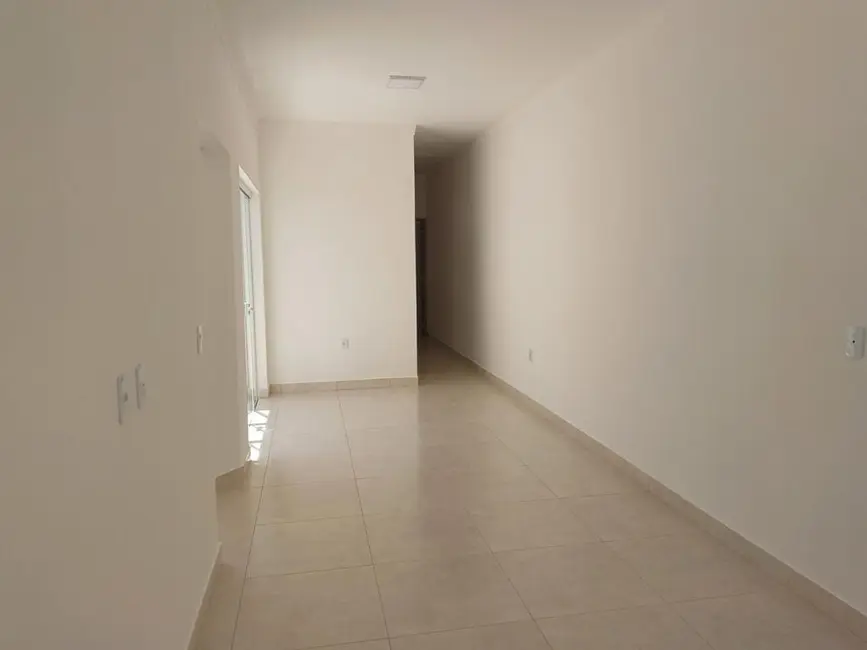 Foto 4 de Casa com 2 quartos à venda, 67m2 em Residencial Estoril, Taubate - SP