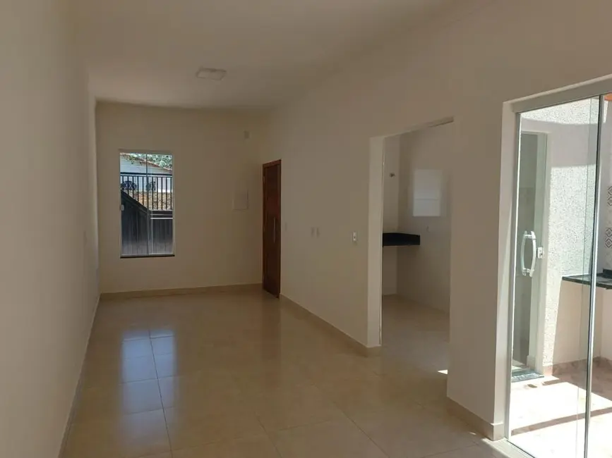 Foto 3 de Casa com 2 quartos à venda, 67m2 em Residencial Estoril, Taubate - SP
