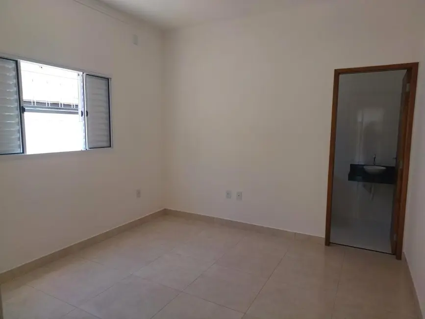 Foto 8 de Casa com 2 quartos à venda, 67m2 em Residencial Estoril, Taubate - SP