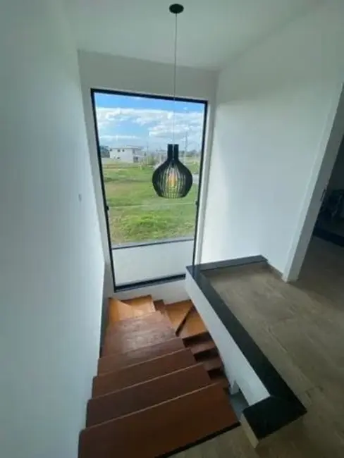 Foto 2 de Casa de Condomínio com 3 quartos à venda, 202m2 em Taubate - SP