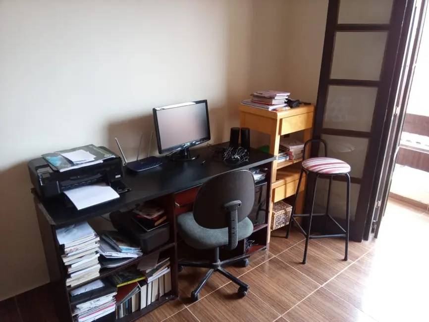 Foto 4 de Sobrado com 3 quartos à venda, 165m2 em Residencial e Comercial Cidade Morumbi, Pindamonhangaba - SP