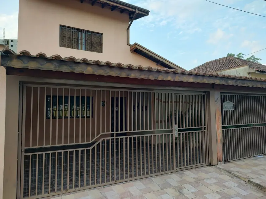 Foto 1 de Casa à venda, 260m2 em Crispim, Pindamonhangaba - SP