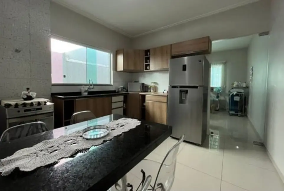 Foto 1 de Casa com 2 quartos à venda, 125m2 em Esplanada Independência, Taubate - SP