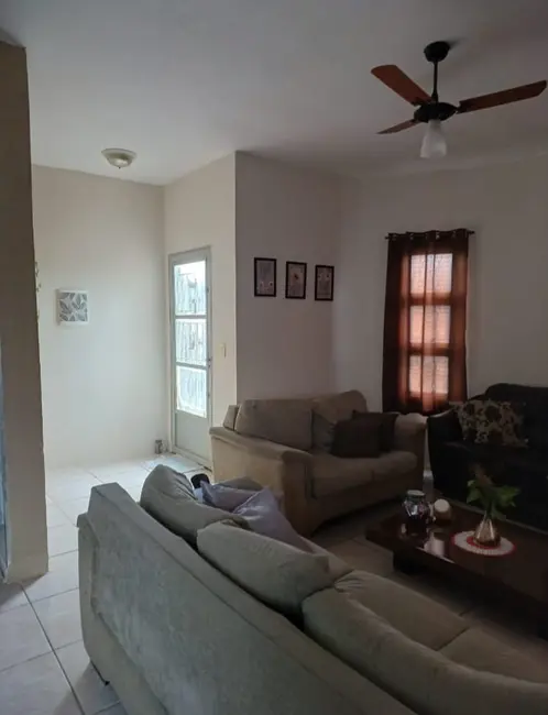 Foto 1 de Casa com 3 quartos à venda, 94m2 em Parque Shangri-lá, Pindamonhangaba - SP