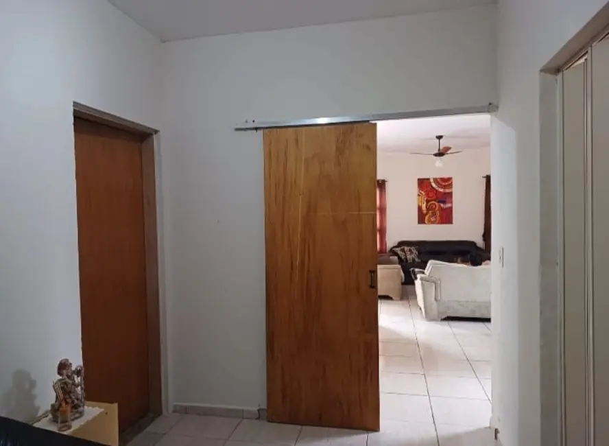 Foto 4 de Casa com 3 quartos à venda, 94m2 em Parque Shangri-lá, Pindamonhangaba - SP