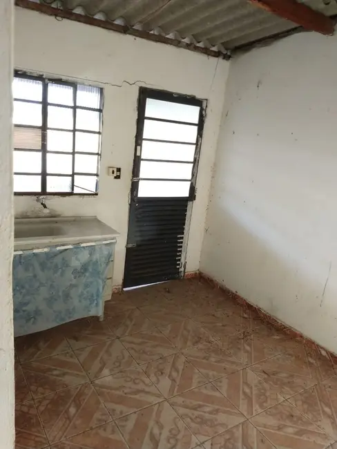 Foto 3 de Casa com 2 quartos à venda, 36m2 em Conjunto Habitacional Terra dos Ipês II (Fase I), Pindamonhangaba - SP