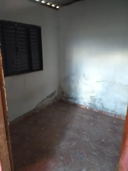 Foto 5 de Casa com 2 quartos à venda, 36m2 em Conjunto Habitacional Terra dos Ipês II (Fase I), Pindamonhangaba - SP