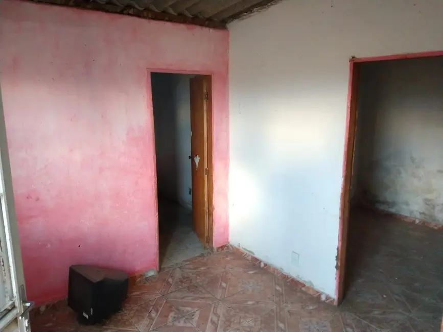 Foto 7 de Casa com 2 quartos à venda, 36m2 em Conjunto Habitacional Terra dos Ipês II (Fase I), Pindamonhangaba - SP