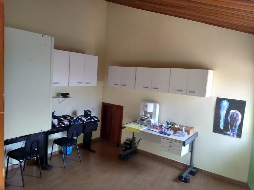 Foto 2 de Casa com 3 quartos à venda, 222m2 em Pindamonhangaba - SP