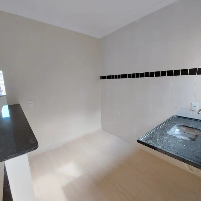 Foto 1 de Casa com 2 quartos à venda e para alugar, 68m2 em Residencial Estoril, Taubate - SP