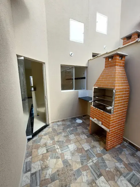 Foto 2 de Casa com 2 quartos à venda e para alugar, 68m2 em Residencial Estoril, Taubate - SP