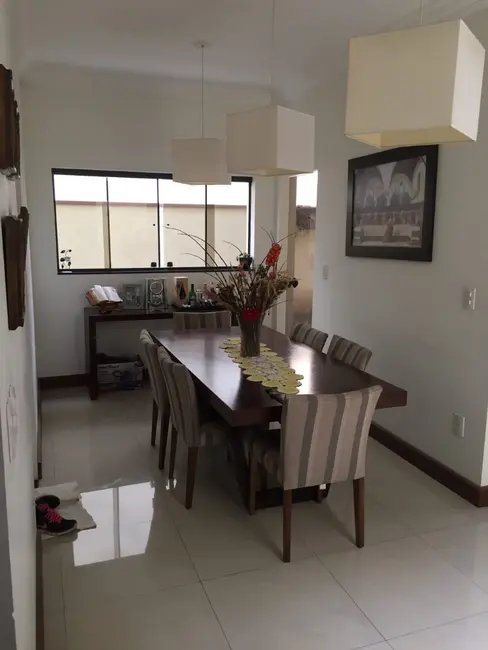 Foto 5 de Sobrado com 3 quartos à venda, 304m2 em Tremembe - SP