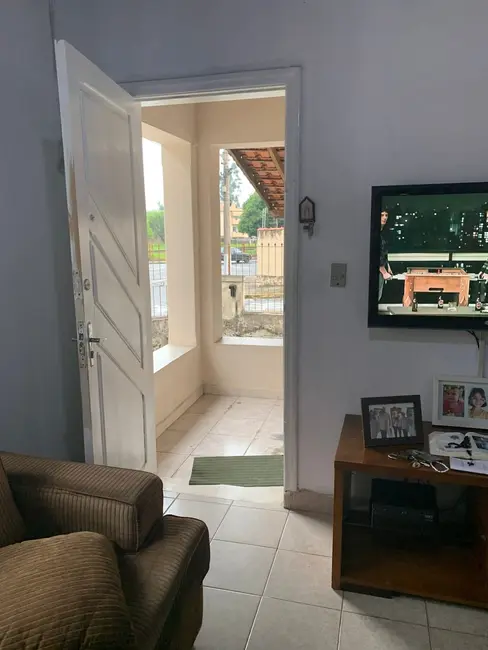 Foto 4 de Casa com 3 quartos à venda, 90m2 em Pindamonhangaba - SP