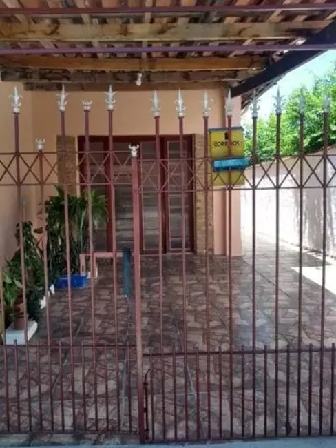 Foto 1 de Casa com 2 quartos à venda, 90m2 em Tremembe - SP