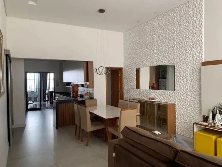 Foto 2 de Casa de Condomínio com 3 quartos à venda, 165m2 em Tremembe - SP