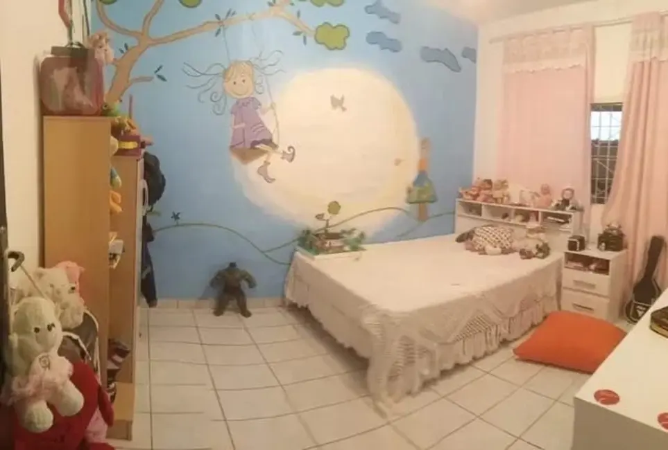 Foto 5 de Sobrado com 4 quartos à venda, 210m2 em Jardim Sonia Maria, Taubate - SP
