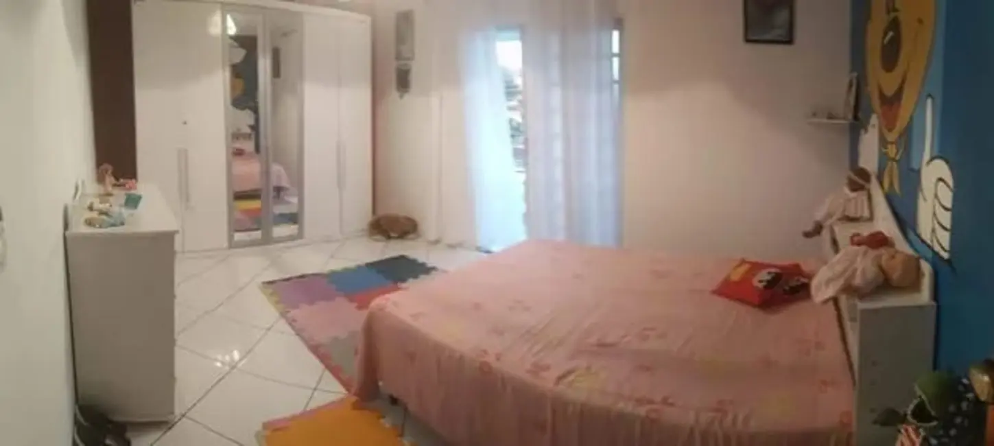 Foto 6 de Sobrado com 4 quartos à venda, 210m2 em Jardim Sonia Maria, Taubate - SP