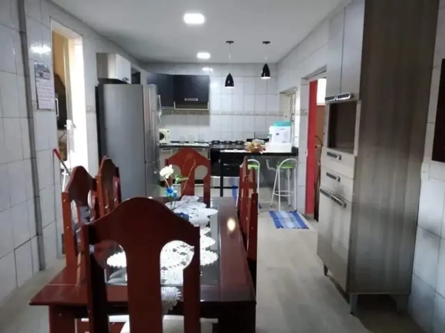 Foto 1 de Sobrado com 4 quartos à venda, 210m2 em Jardim Sonia Maria, Taubate - SP