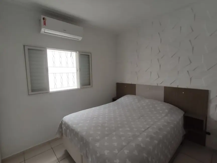 Foto 4 de Casa com 2 quartos à venda, 63m2 em Jardim Continental II, Taubate - SP