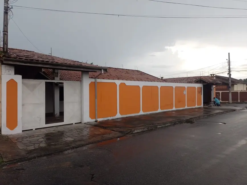 Foto 1 de Casa com 3 quartos à venda, 200m2 em Conjunto Residencial Araretama, Pindamonhangaba - SP