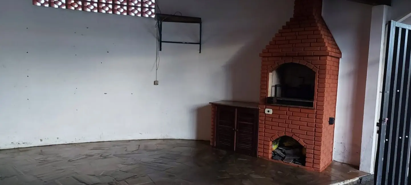 Foto 9 de Casa com 3 quartos à venda, 200m2 em Conjunto Residencial Araretama, Pindamonhangaba - SP