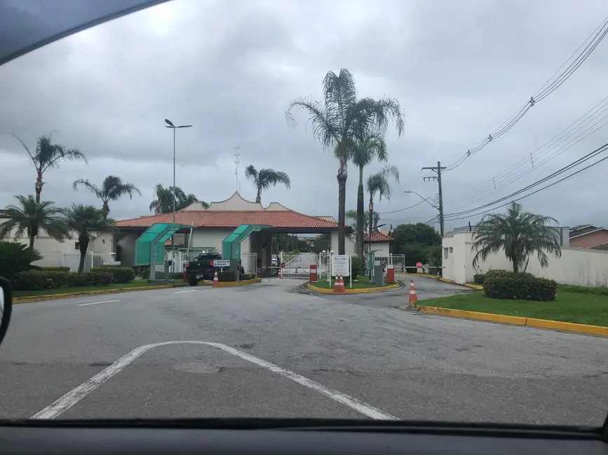 Foto 1 de Sobrado com 4 quartos à venda, 280m2 em Pindamonhangaba - SP