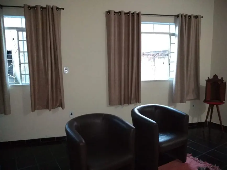 Sobrado com 4 quartos à venda, 100m2 em Aparecida - SP - imagem 3 Foto 3 de Sobrado com 4 quartos à venda, 100m2 em Aparecida - SP