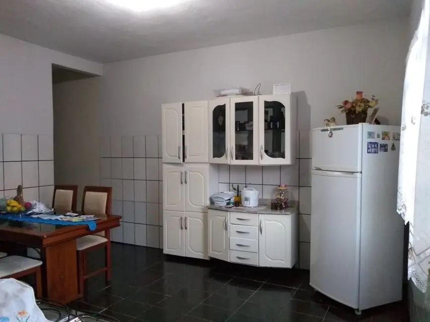 Sobrado com 4 quartos à venda, 100m2 em Aparecida - SP - imagem 5 Foto 5 de Sobrado com 4 quartos à venda, 100m2 em Aparecida - SP