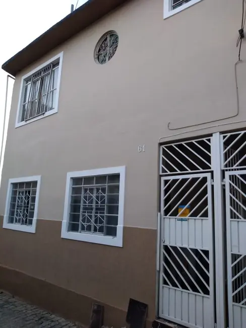 Sobrado com 4 quartos à venda, 100m2 em Aparecida - SP - imagem 2 Foto 2 de Sobrado com 4 quartos à venda, 100m2 em Aparecida - SP