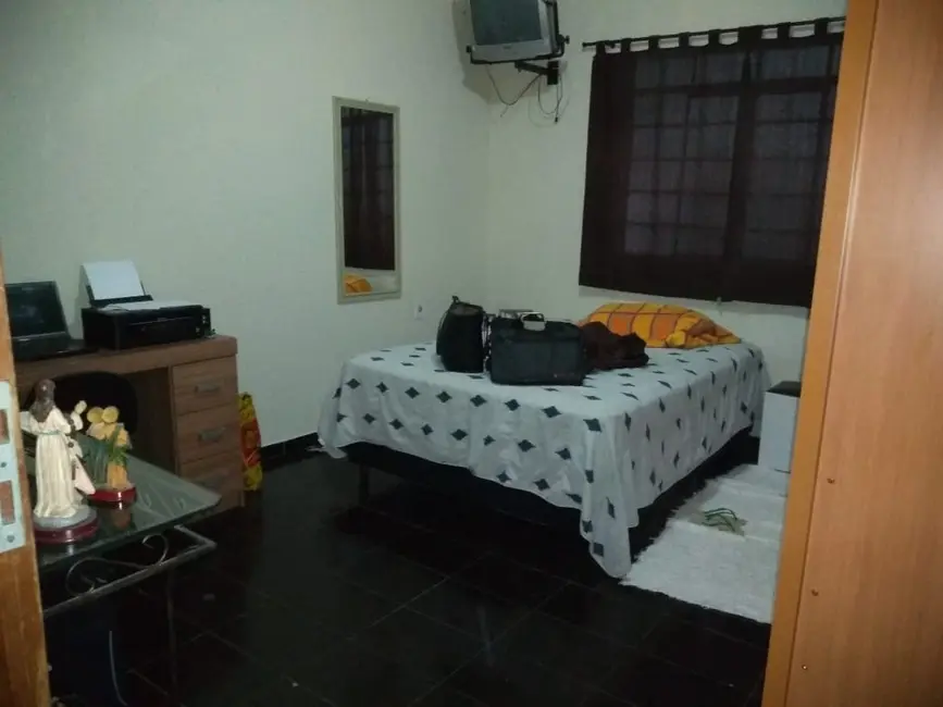 Sobrado com 4 quartos à venda, 100m2 em Aparecida - SP - imagem 8 Foto 8 de Sobrado com 4 quartos à venda, 100m2 em Aparecida - SP