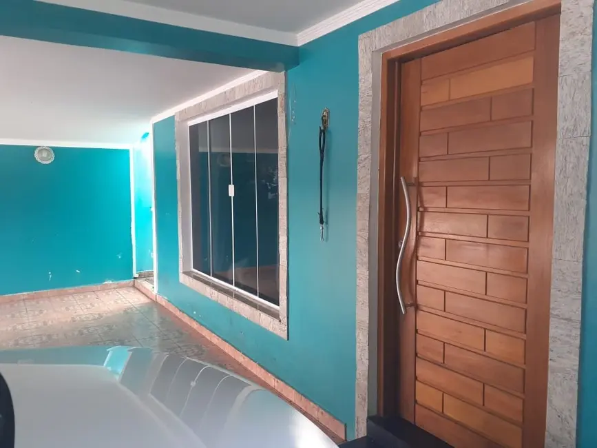 Foto 1 de Casa com 3 quartos à venda, 250m2 em Taubate - SP