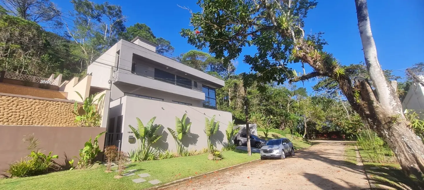 Casa de Condomínio com 4 quartos à venda, 230m2 em Ubatuba - SP - imagem 3 Foto 3 de Casa de Condomínio com 4 quartos à venda, 230m2 em Ubatuba - SP