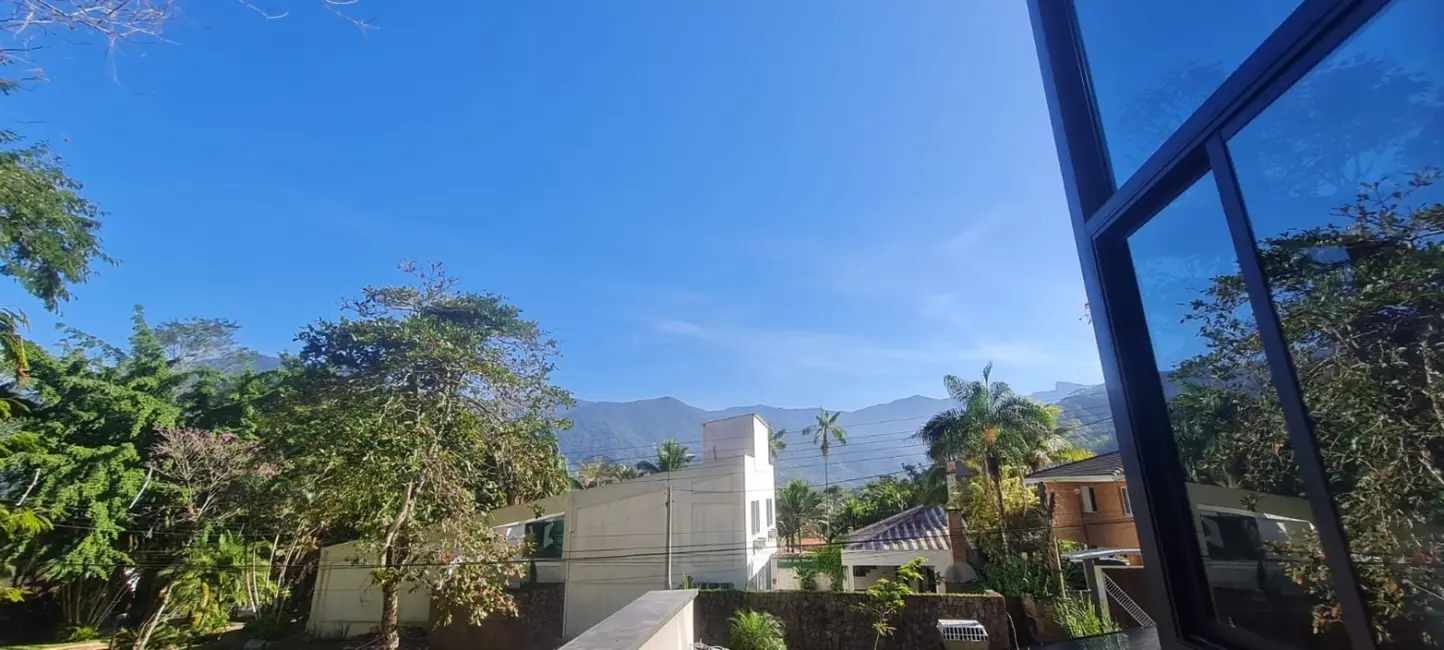 Casa de Condomínio com 4 quartos à venda, 230m2 em Ubatuba - SP - imagem 5 Foto 5 de Casa de Condomínio com 4 quartos à venda, 230m2 em Ubatuba - SP