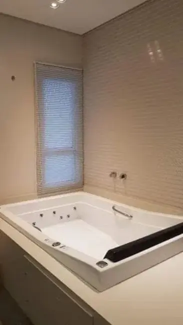 Casa de Condomínio com 4 quartos à venda, 563m2 em Sao Jose Dos Campos - SP - imagem 4 Foto 4 de Casa de Condomínio com 4 quartos à venda, 563m2 em Sao Jose Dos Campos - SP