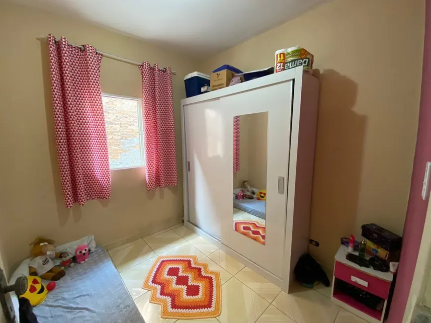 Foto 5 de Casa com 4 quartos à venda, 250m2 em Jardim Baronesa, Taubate - SP