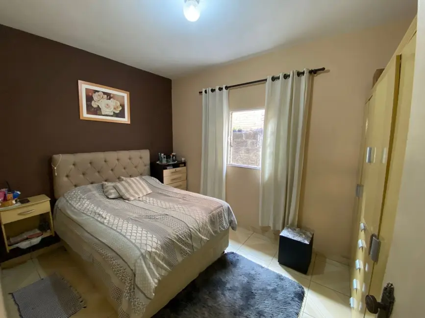 Foto 4 de Casa com 4 quartos à venda, 250m2 em Jardim Baronesa, Taubate - SP