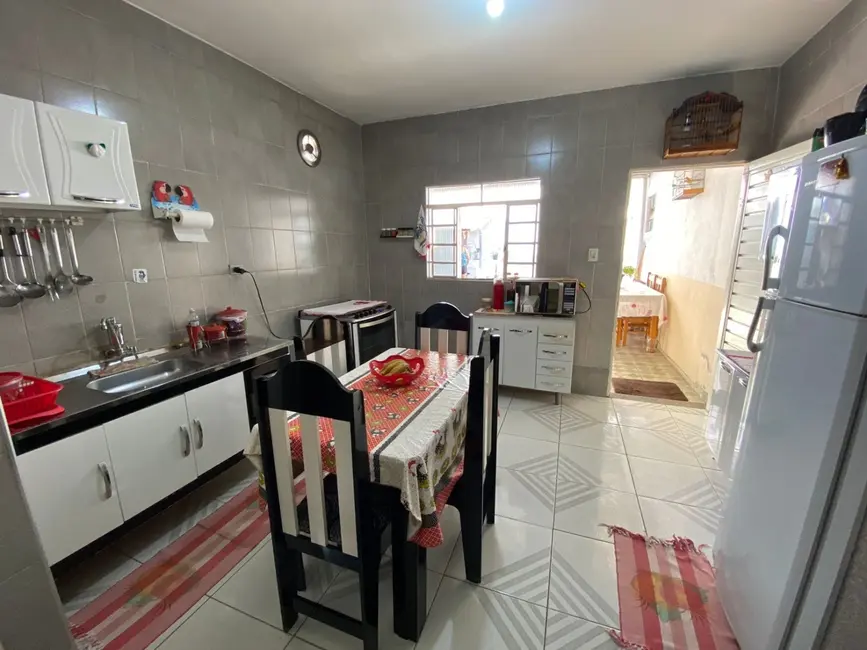 Foto 9 de Casa com 4 quartos à venda, 250m2 em Jardim Baronesa, Taubate - SP