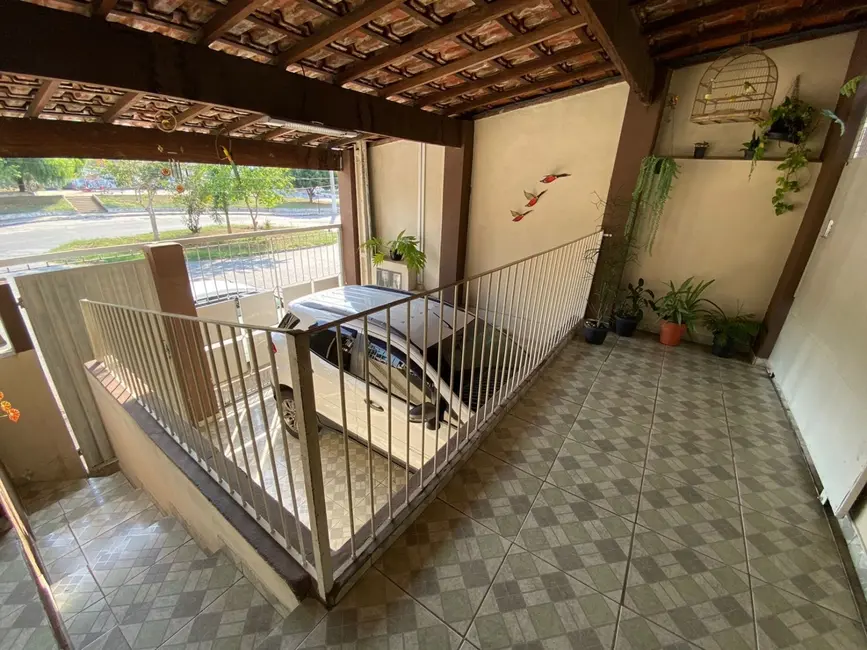 Foto 1 de Casa com 4 quartos à venda, 250m2 em Jardim Baronesa, Taubate - SP