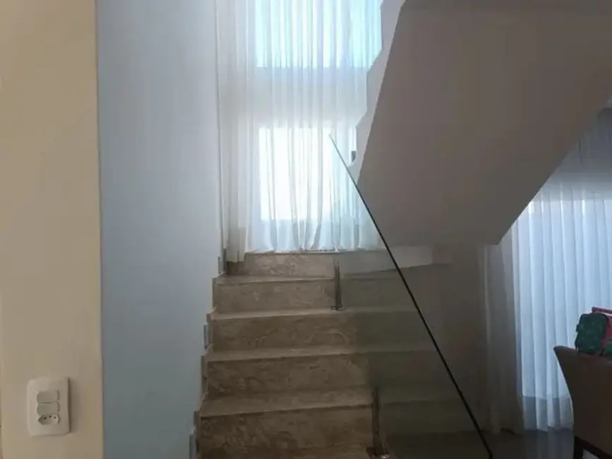 Foto 6 de Casa de Condomínio com 5 quartos à venda, 236m2 em Quiririm, Taubate - SP