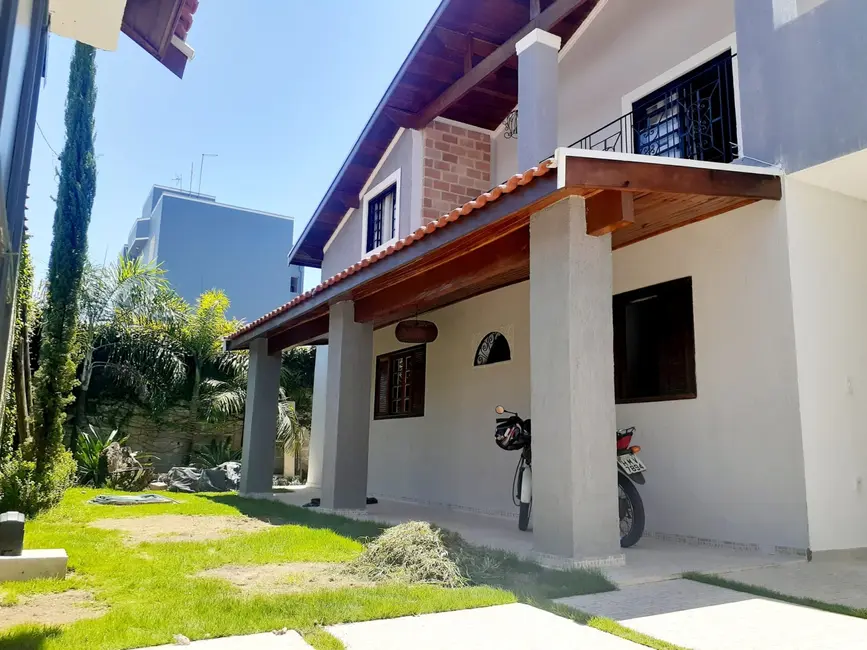 Foto 1 de Sobrado com 5 quartos à venda, 485m2 em Jardim Residencial Doutor Lessa, Pindamonhangaba - SP