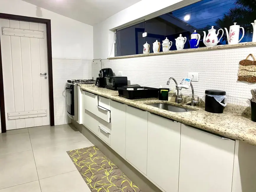 Foto 4 de Sobrado com 3 quartos à venda, 346m2 em Centro, Tremembe - SP