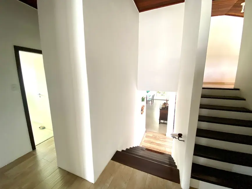 Foto 5 de Sobrado com 3 quartos à venda, 346m2 em Centro, Tremembe - SP