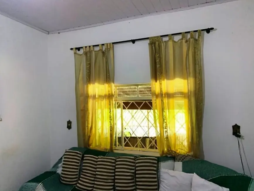 Foto 2 de Casa com 2 quartos à venda, 62m2 em Triângulo, Pindamonhangaba - SP