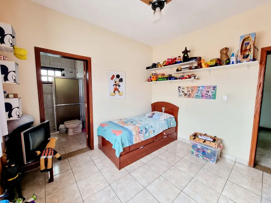 Foto 8 de Sobrado com 4 quartos à venda, 320m2 em Nova Guará, Guaratingueta - SP