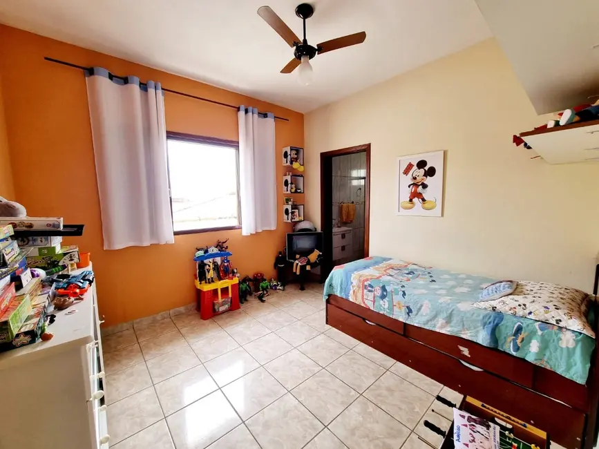 Foto 7 de Sobrado com 4 quartos à venda, 320m2 em Nova Guará, Guaratingueta - SP