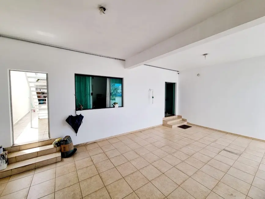 Foto 4 de Sobrado com 4 quartos à venda, 320m2 em Nova Guará, Guaratingueta - SP