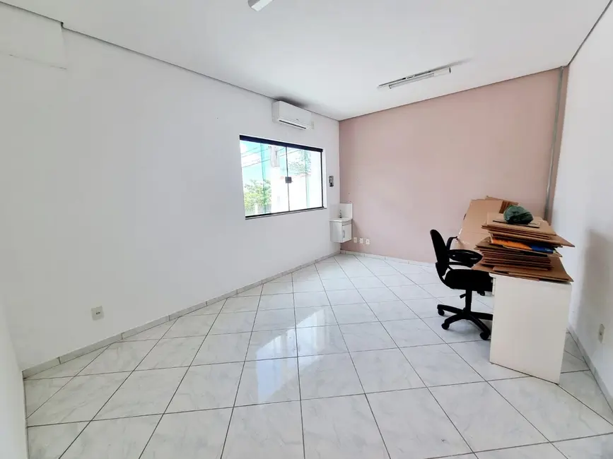 Foto 5 de Sobrado com 4 quartos à venda, 320m2 em Nova Guará, Guaratingueta - SP